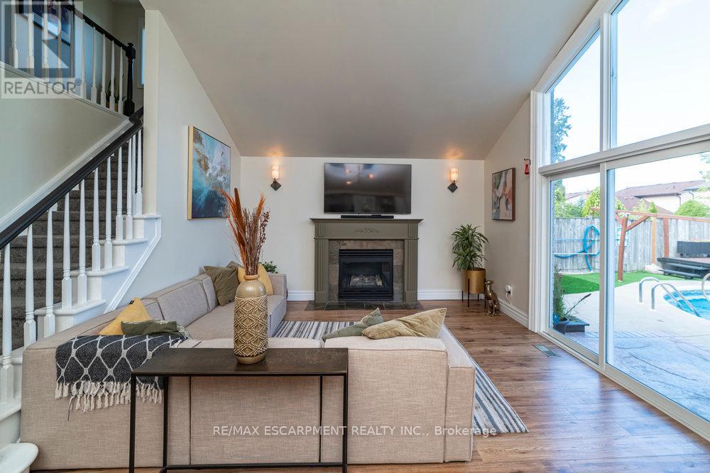 Photo 14 of 9 Bing Crescent, Hamilton ON