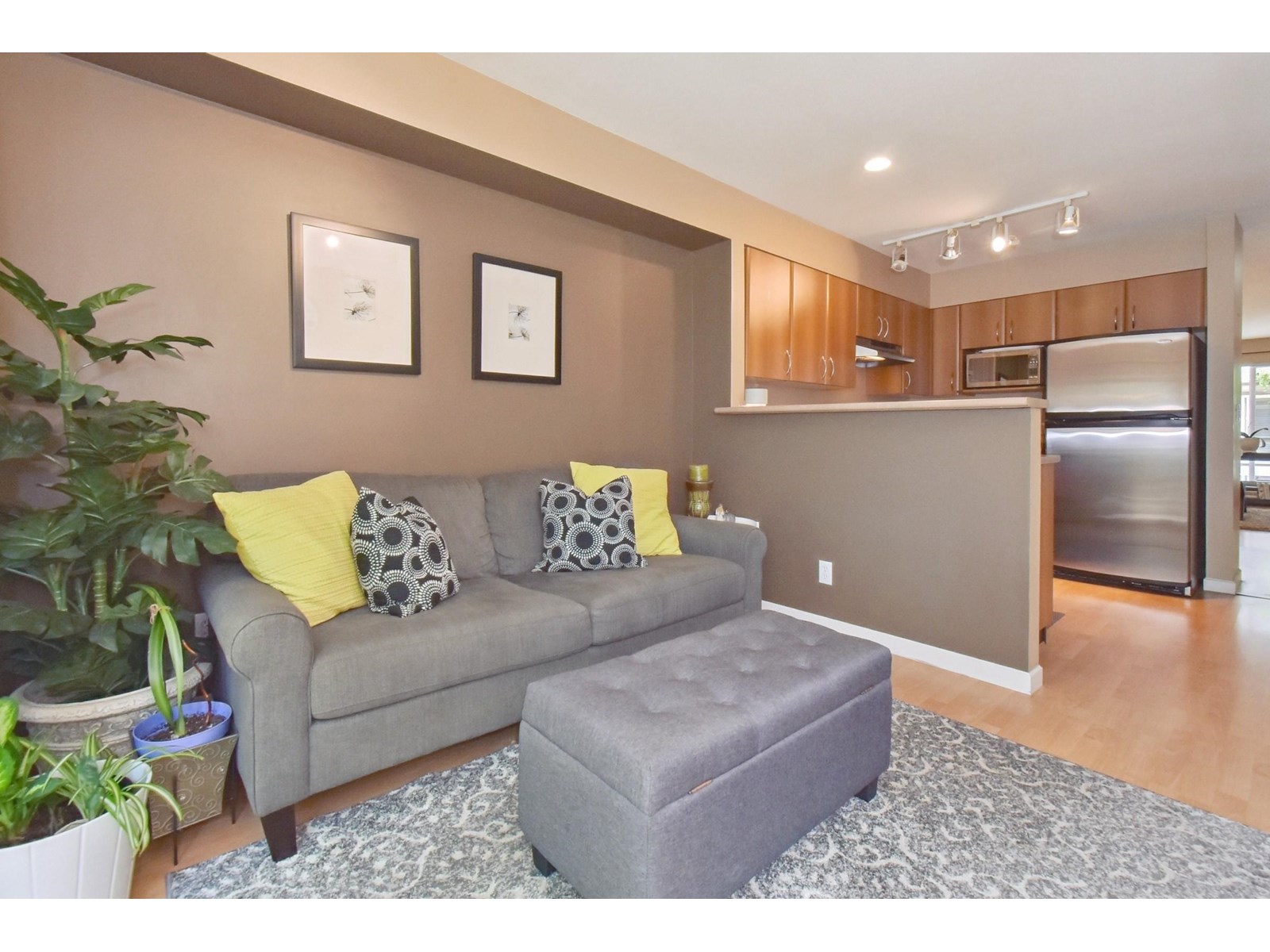 Photo 5 of 34 8778 159 Street, Surrey BC
