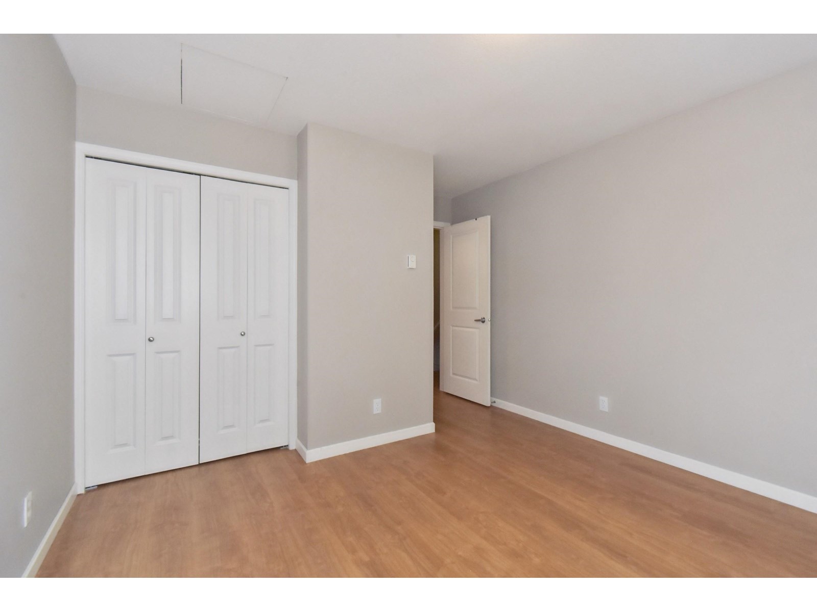 Photo 14 of 34 8778 159 Street, Surrey BC
