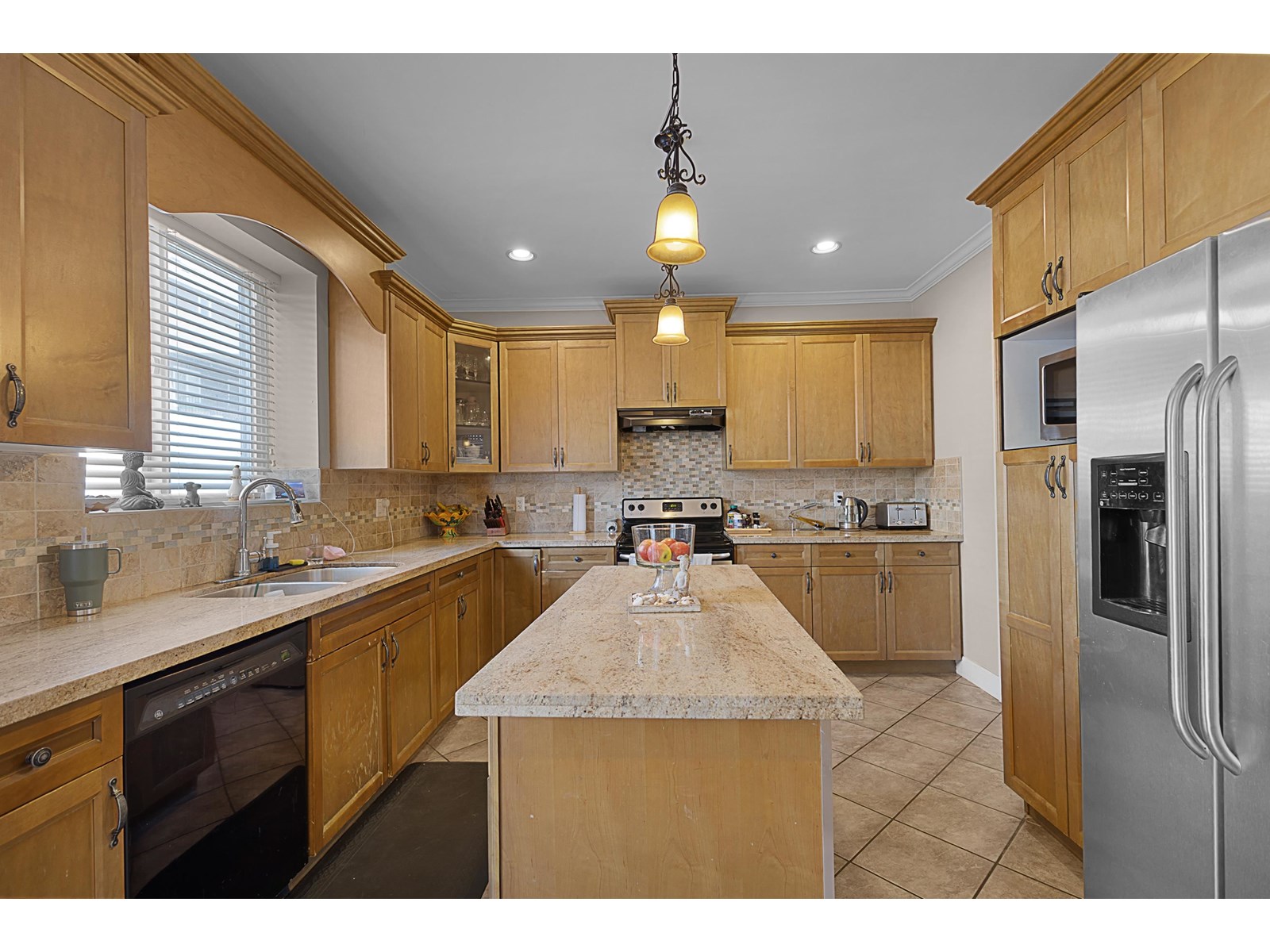 Photo 10 of 14781 67 A Avenue, Surrey BC