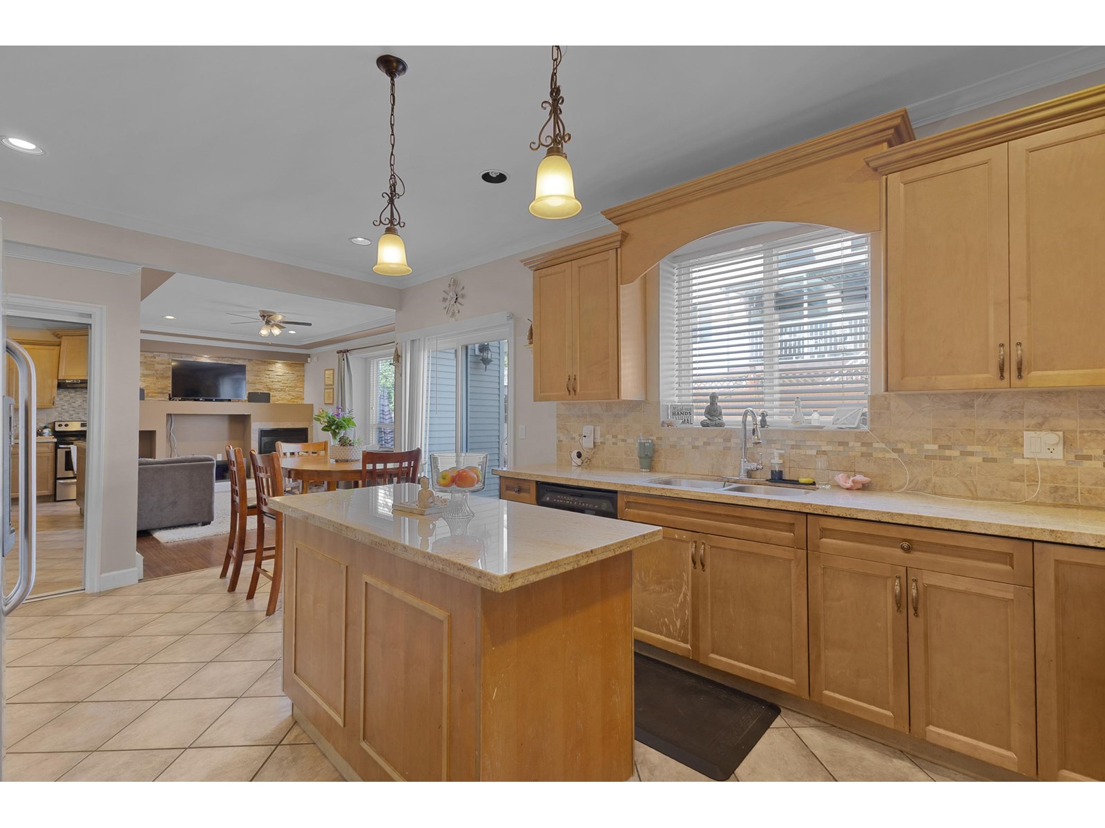 Photo 9 of 14781 67 A Avenue, Surrey BC