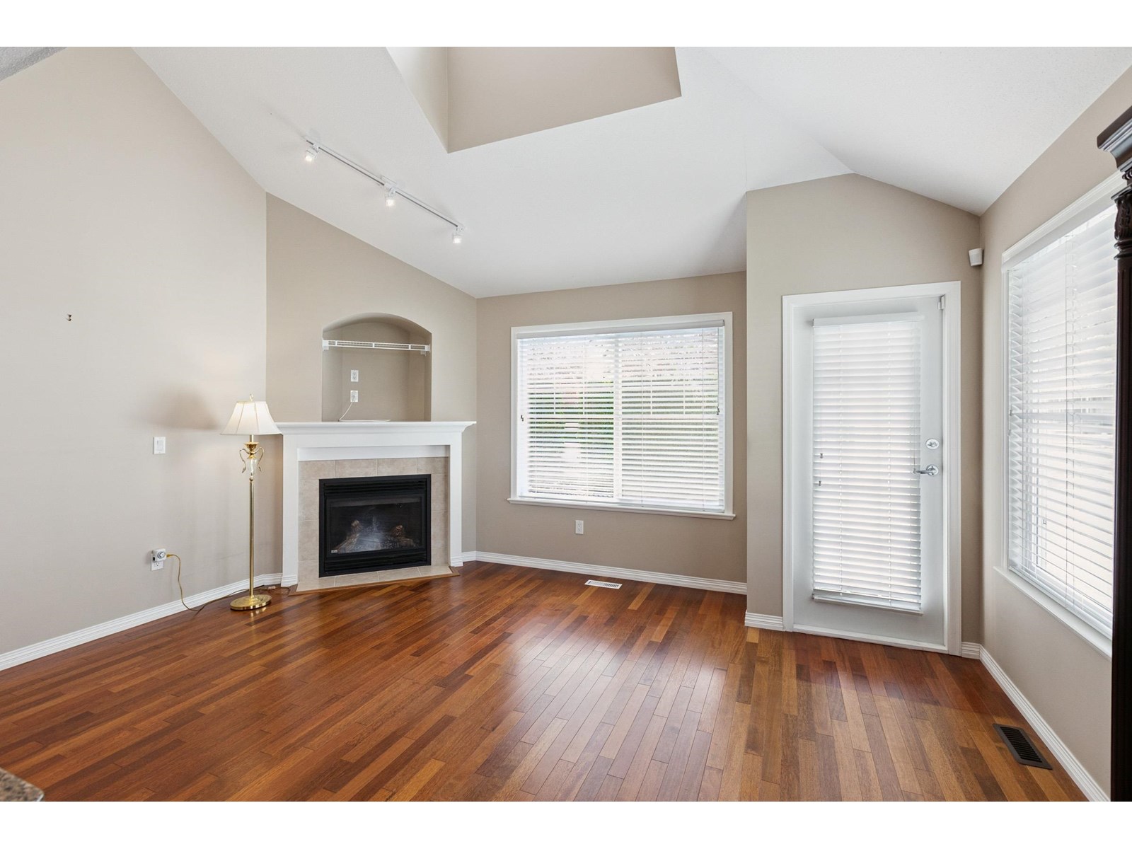 Photo 8 of 63 16995 64 Avenue, Surrey BC