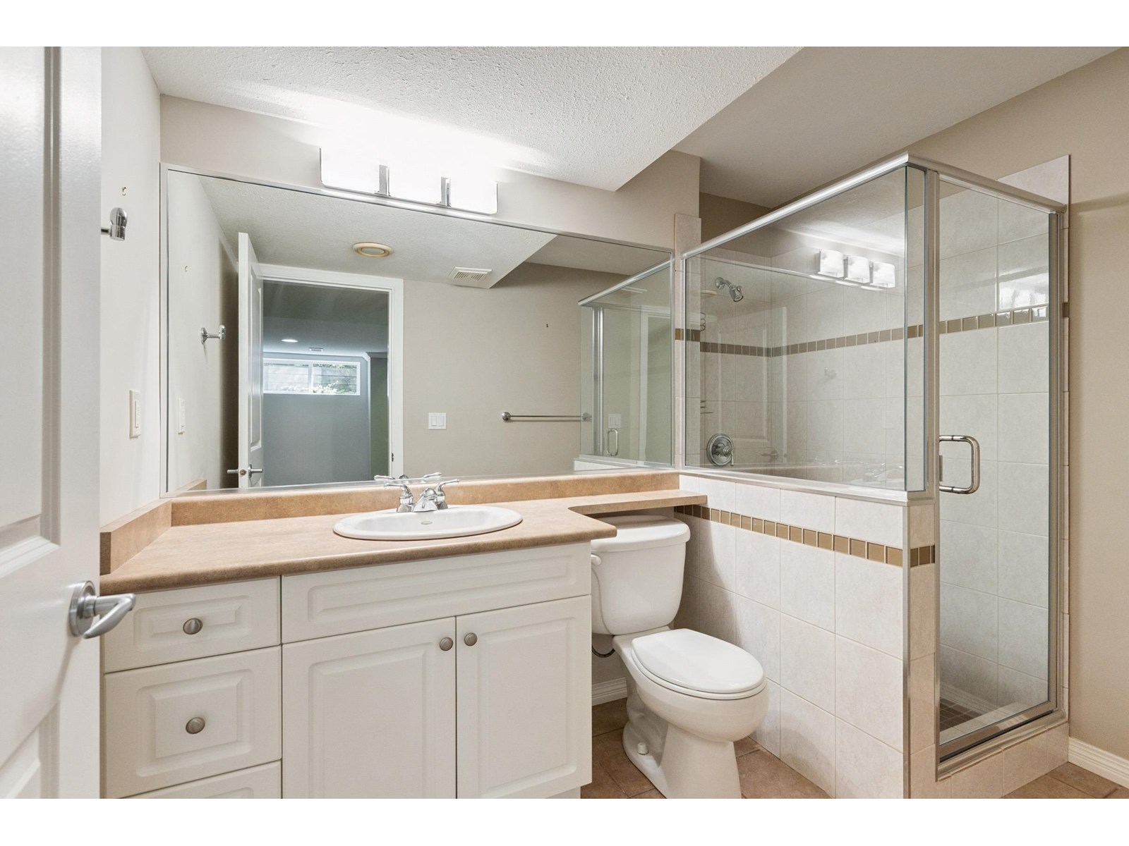 Photo 26 of 63 16995 64 Avenue, Surrey BC