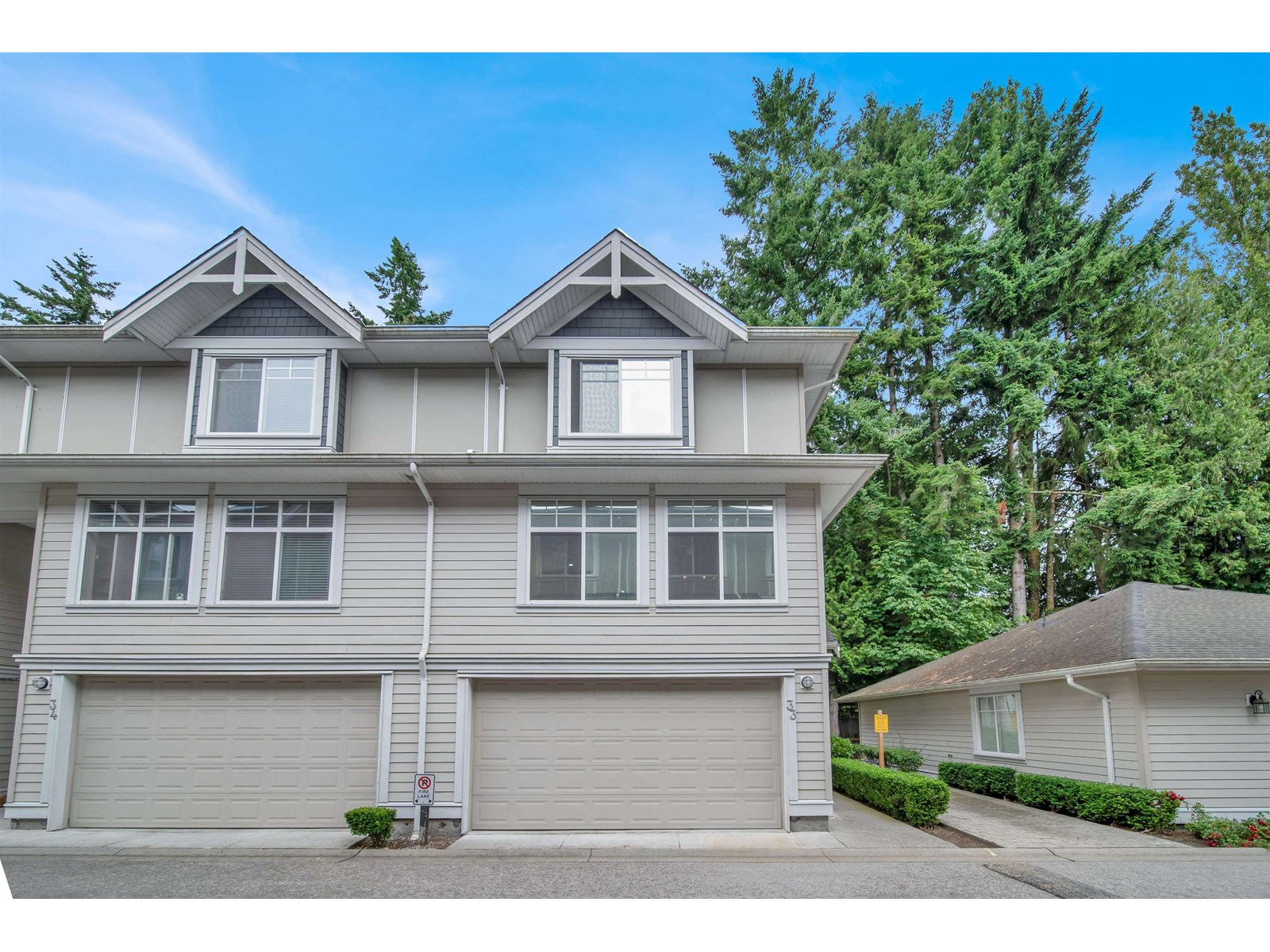Photo 2 of 33 12775 63 Avenue, Surrey BC