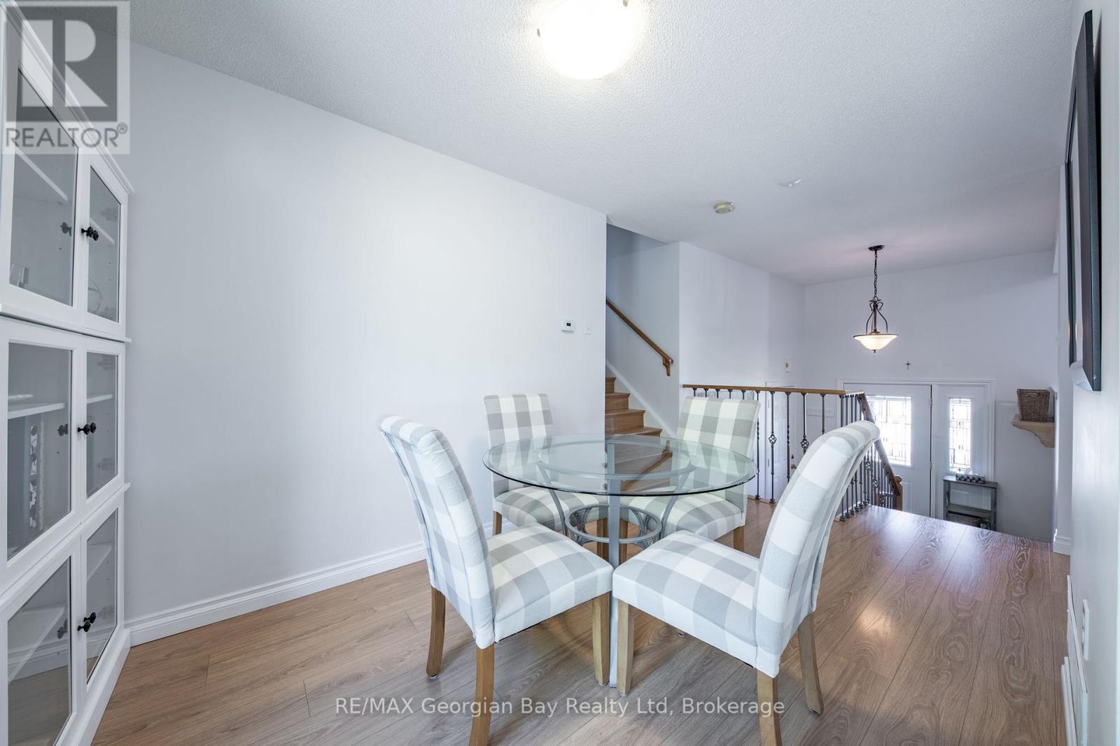 Photo 9 of 160 Griffin Street, Midland ON