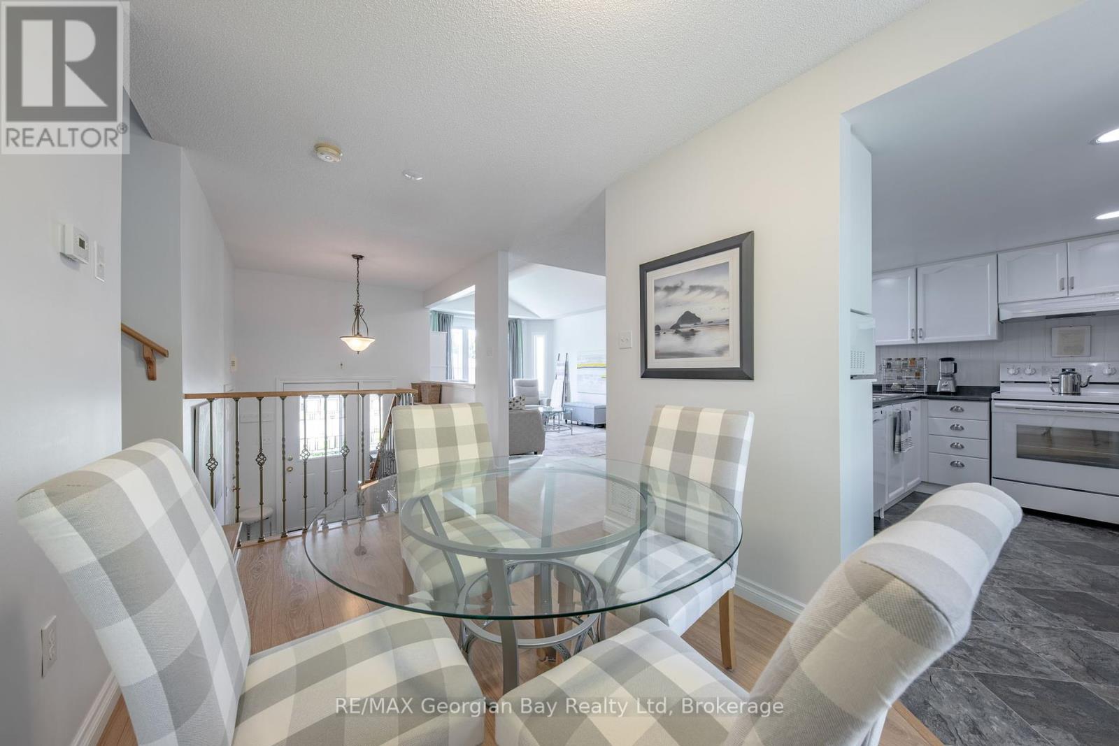 Photo 15 of 160 Griffin Street, Midland ON