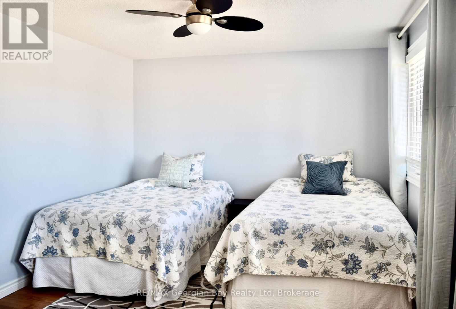 Photo 5 of 160 Griffin Street, Midland ON