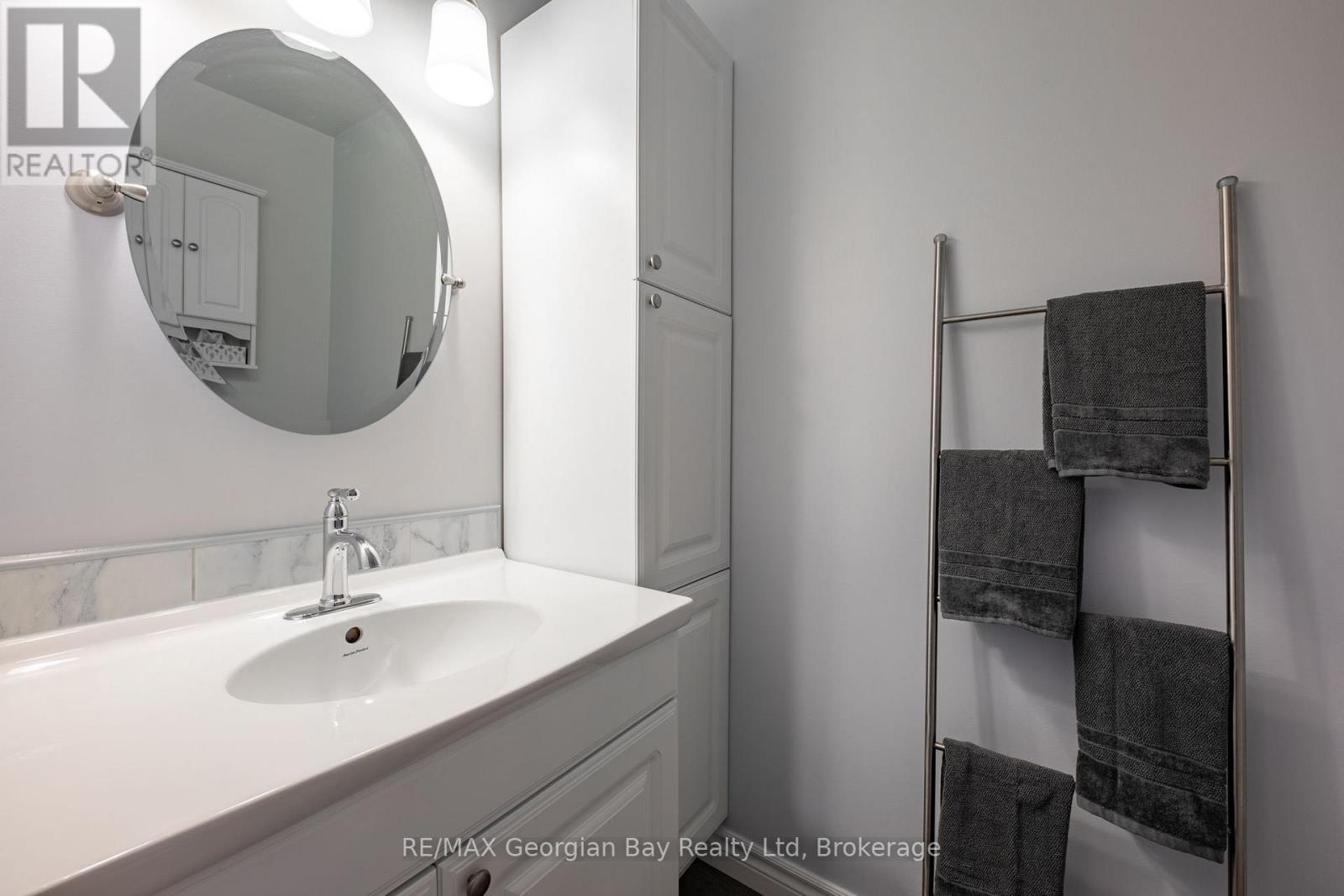 Photo 30 of 160 Griffin Street, Midland ON