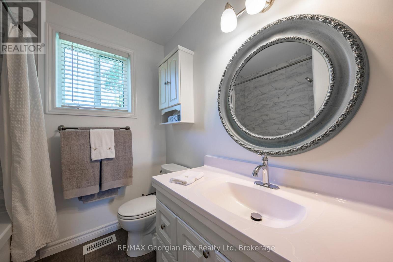 Photo 29 of 160 Griffin Street, Midland ON