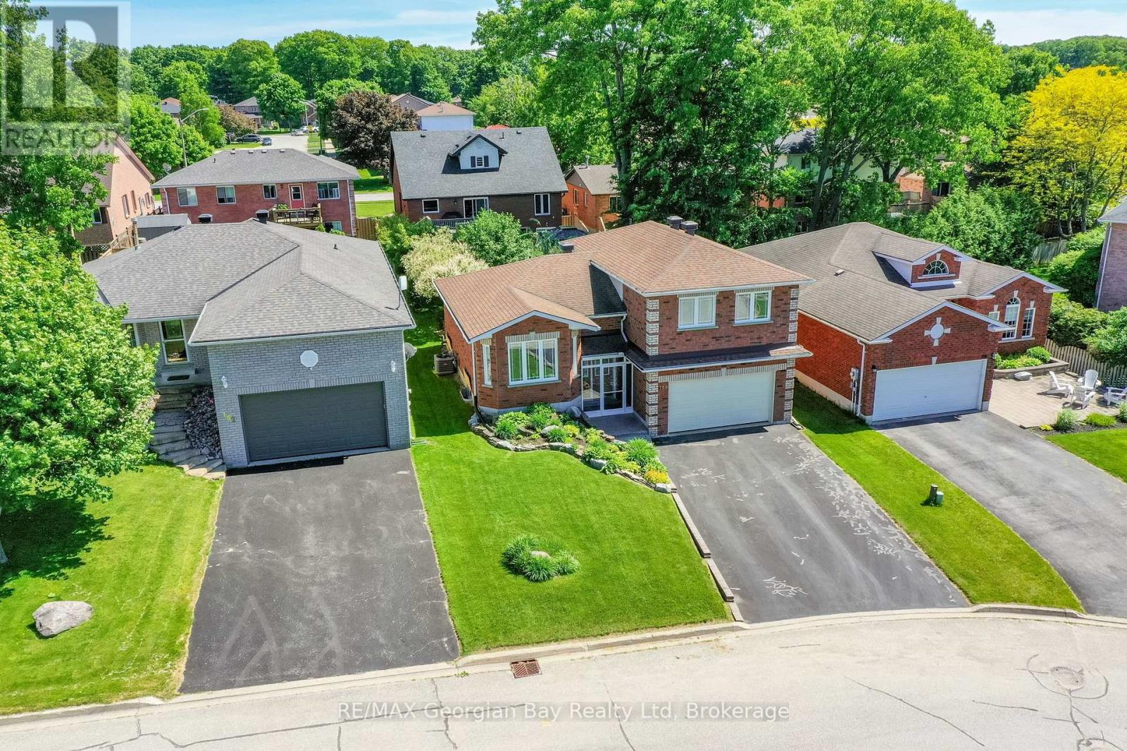 Photo 4 of 160 Griffin Street, Midland ON