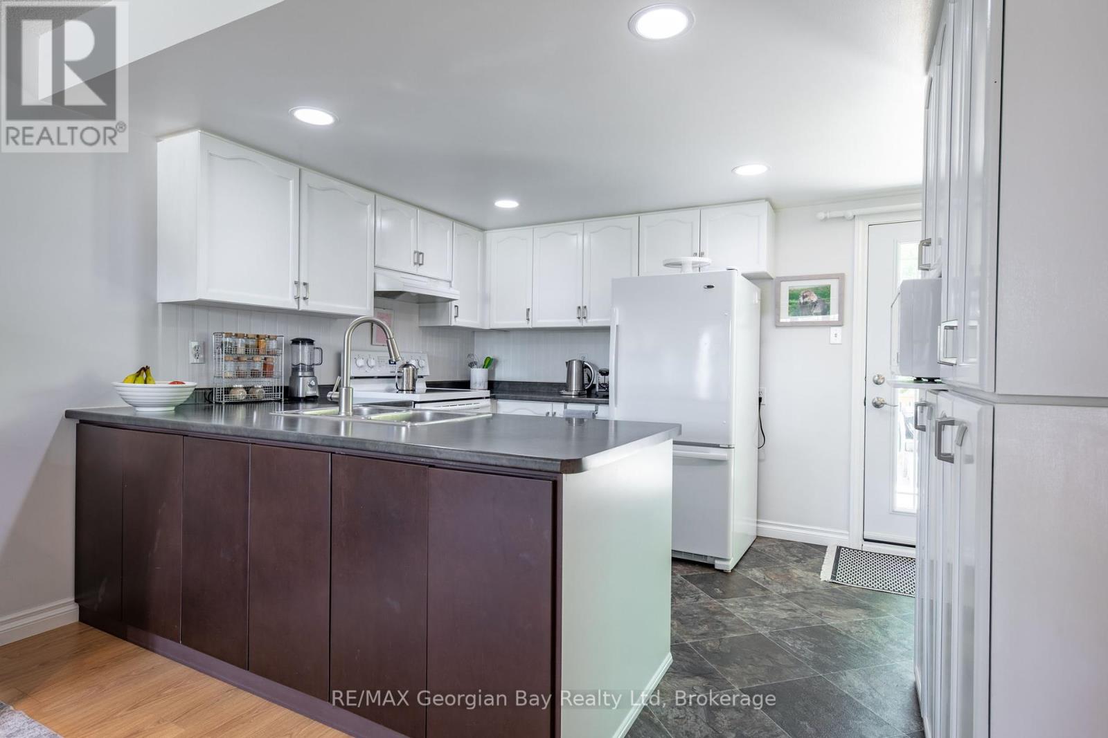 Photo 38 of 160 Griffin Street, Midland ON