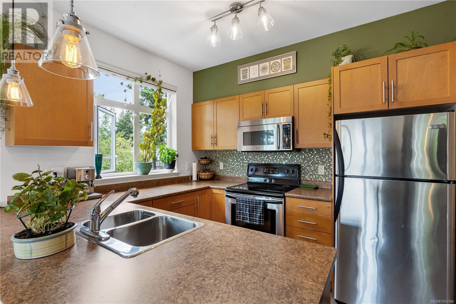 213 2220 Sooke Road, Colwood