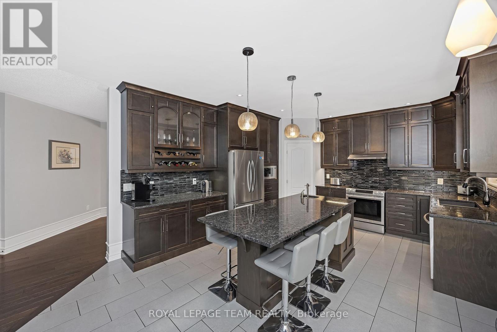 Photo 14 of 51 Bridle Crest Court, Ottawa ON