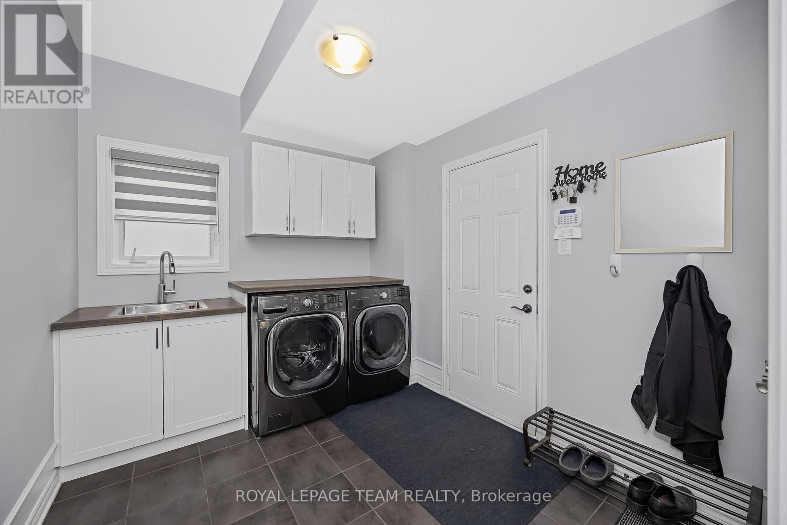 Photo 20 of 51 Bridle Crest Court, Ottawa ON