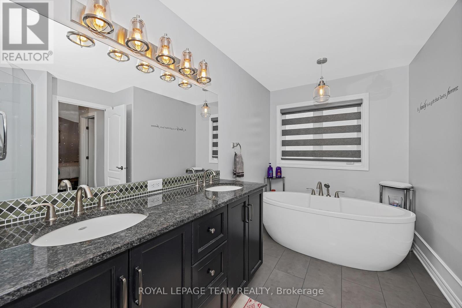 Photo 25 of 51 Bridle Crest Court, Ottawa ON