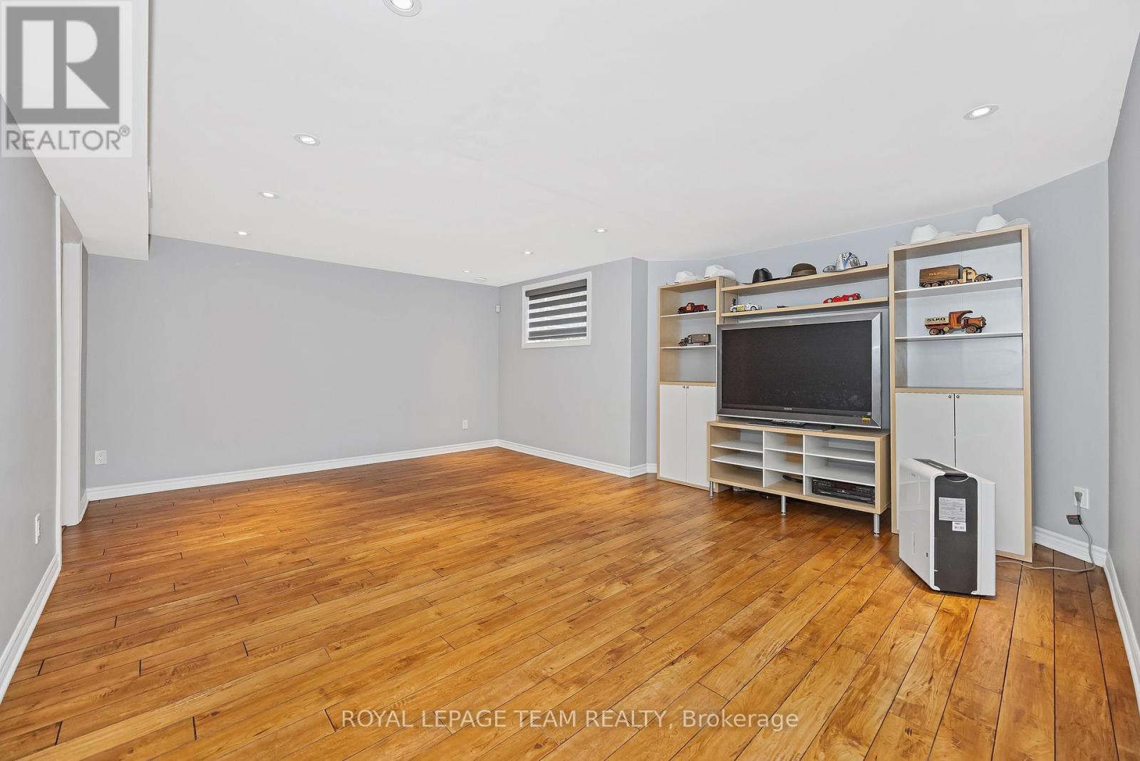 Photo 35 of 51 Bridle Crest Court, Ottawa ON
