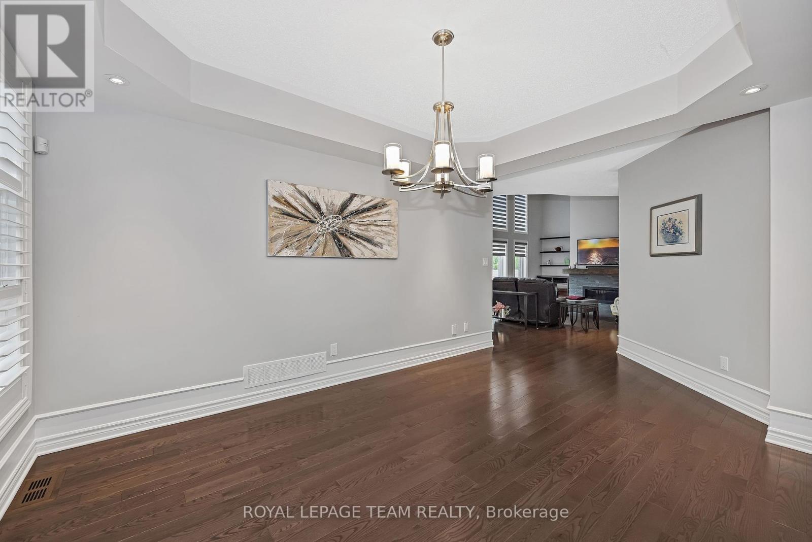 Photo 9 of 51 Bridle Crest Court, Ottawa ON