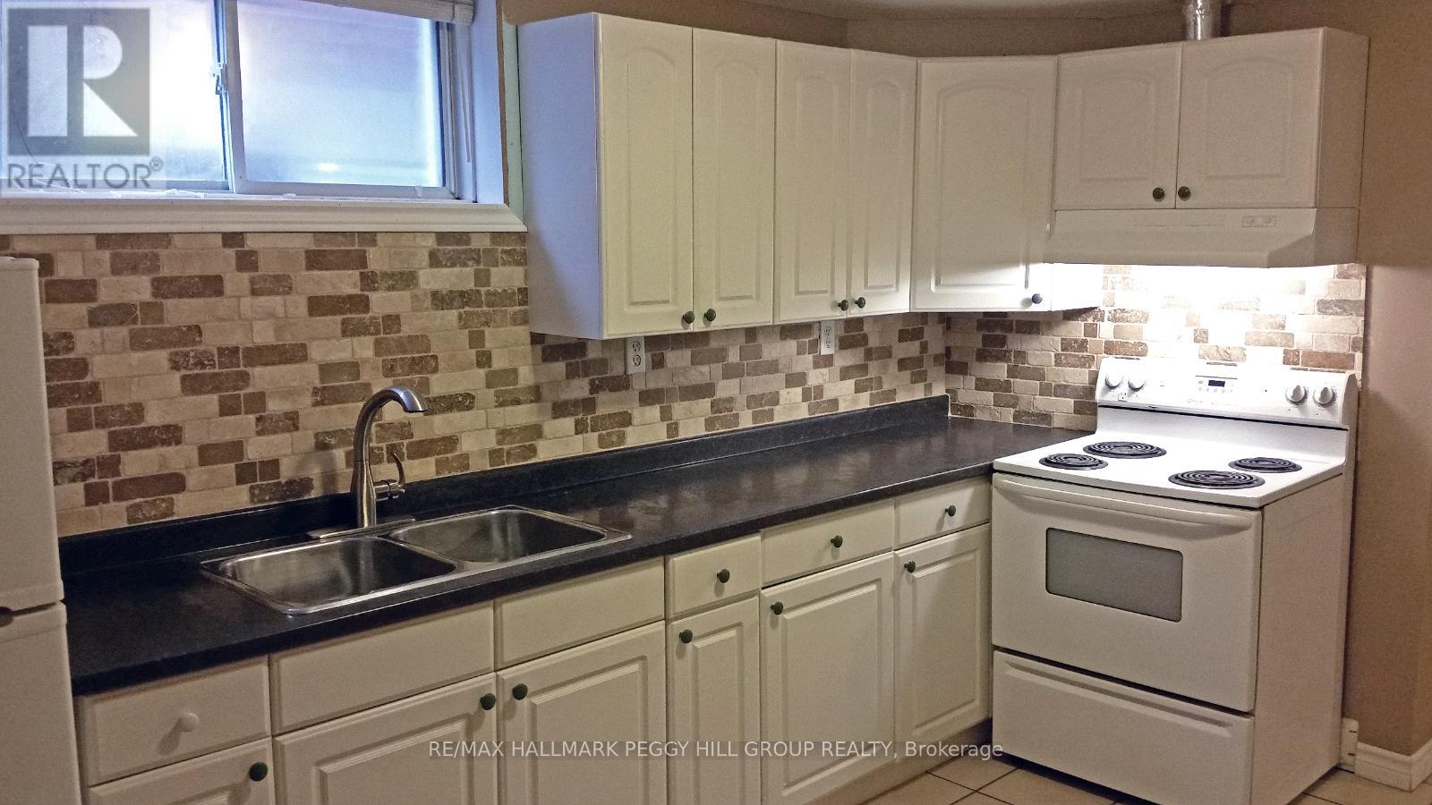 Photo 12 of 76 Holly Meadow Road, Barrie ON