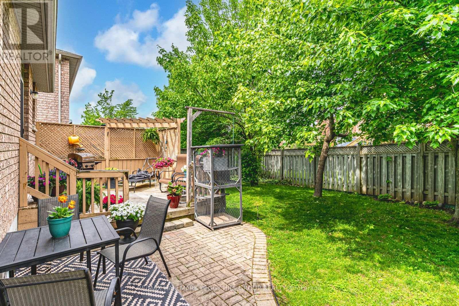 Photo 2 of 76 Holly Meadow Road, Barrie ON