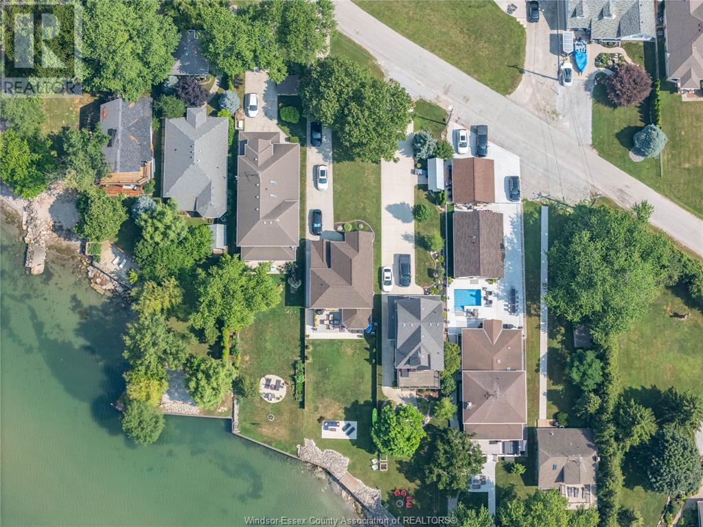 Photo 46 of 533 Cumberland Way, Colchester ON