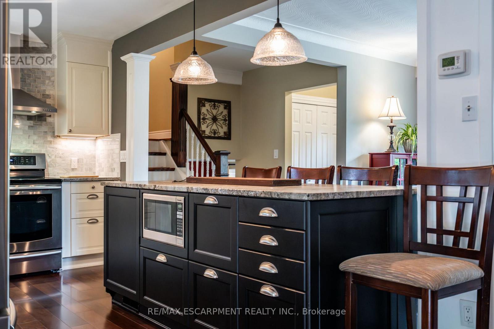 Photo 8 of 538 Mayzel Road, Burlington ON