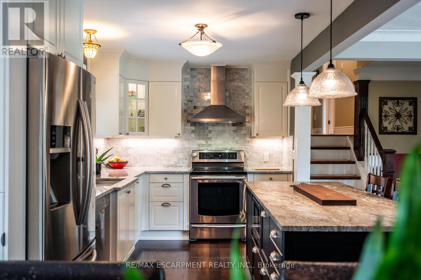 Photo 9 of 538 Mayzel Road, Burlington ON