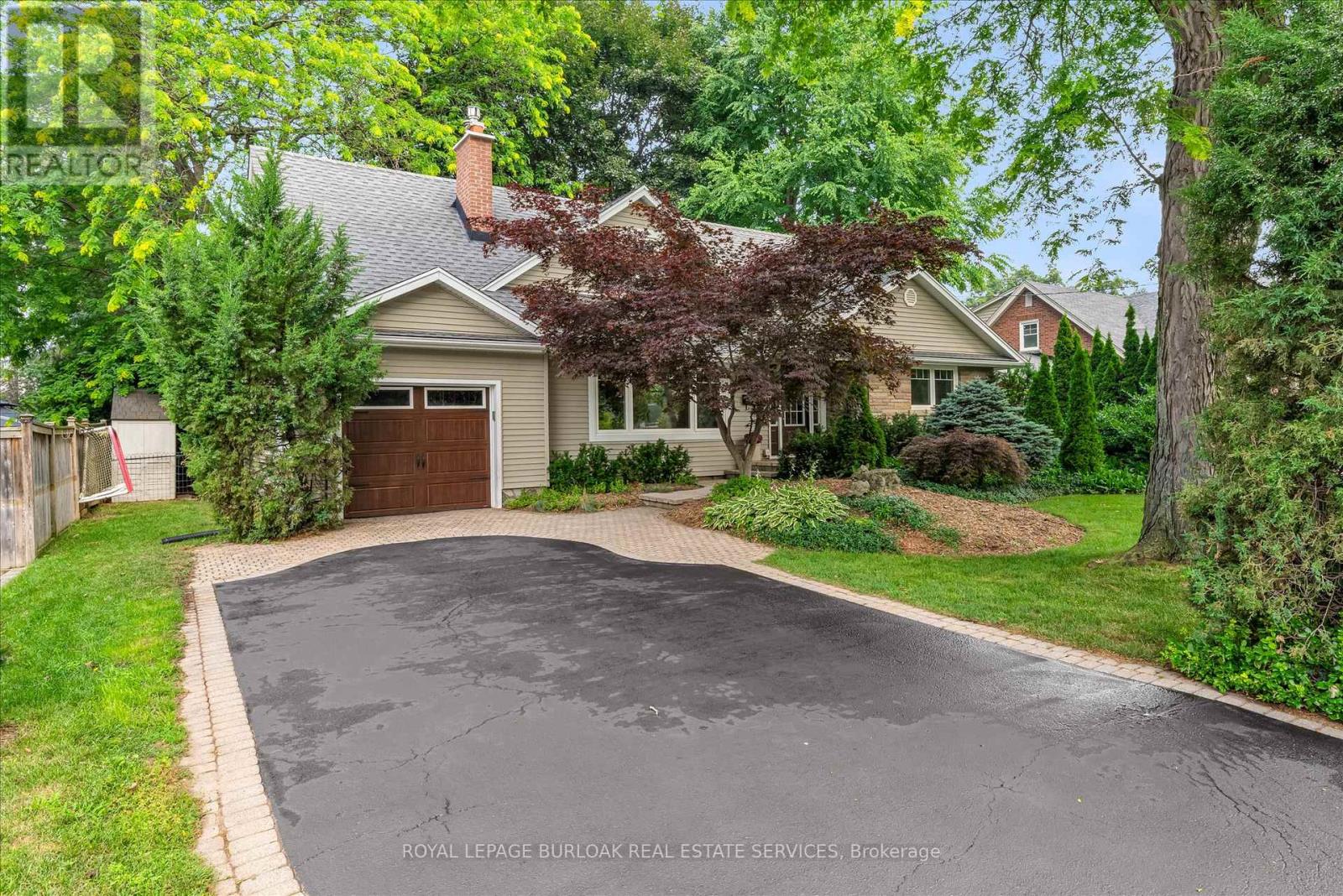 Photo 1 of 2189 Deyncourt Drive, Burlington ON