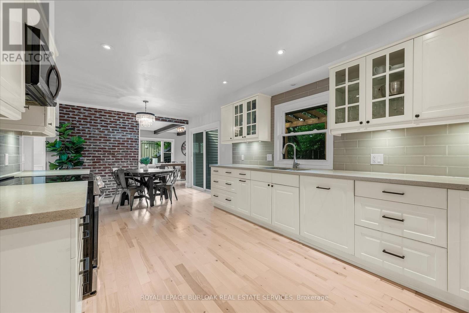 Photo 12 of 2189 Deyncourt Drive, Burlington ON