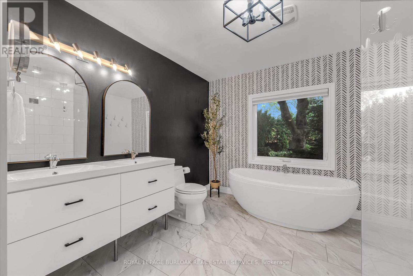 Photo 18 of 2189 Deyncourt Drive, Burlington ON