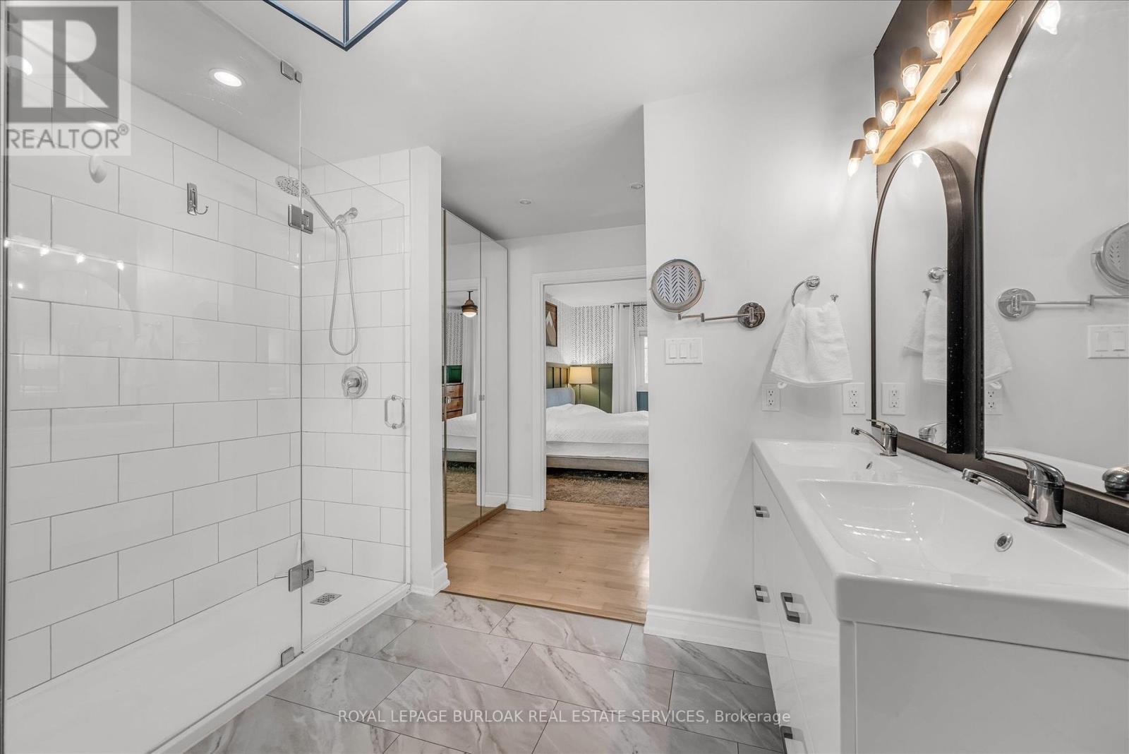 Photo 19 of 2189 Deyncourt Drive, Burlington ON