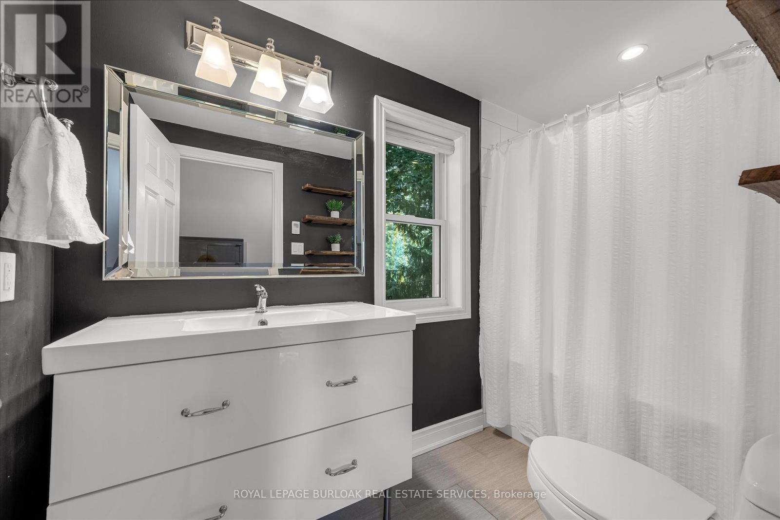 Photo 26 of 2189 Deyncourt Drive, Burlington ON