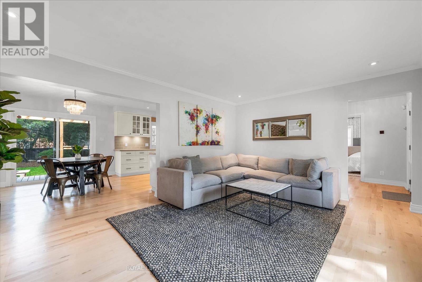Photo 7 of 2189 Deyncourt Drive, Burlington ON