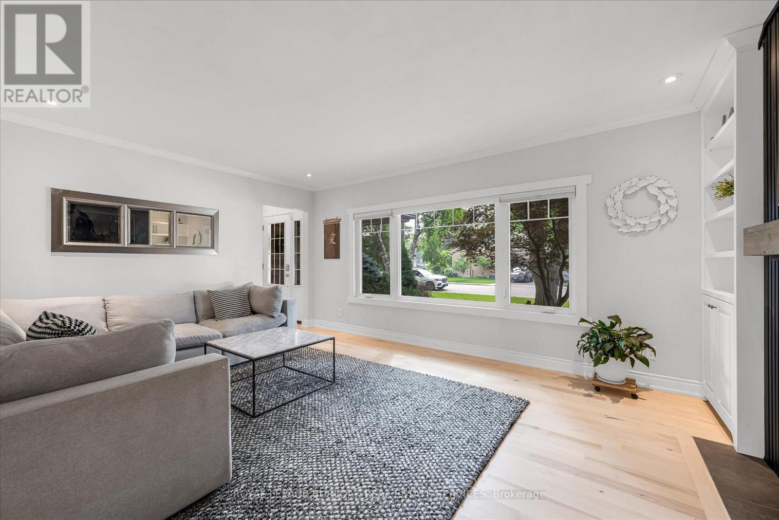 Photo 8 of 2189 Deyncourt Drive, Burlington ON