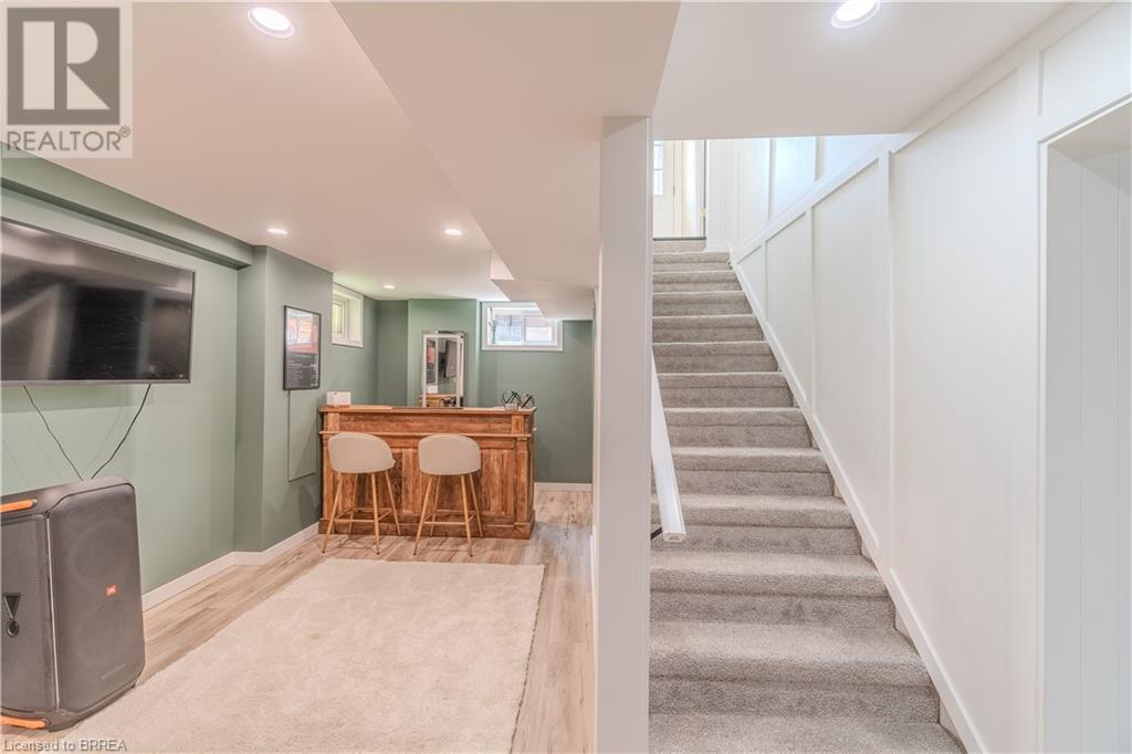Photo 23 of 31 Capron Street, Paris ON