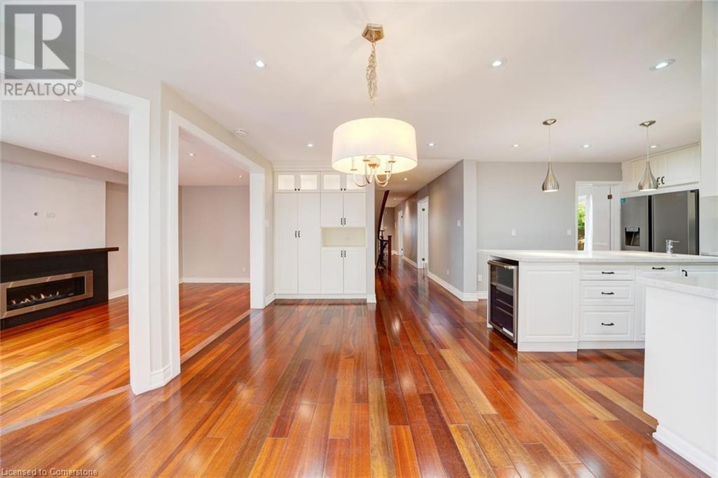 Photo 15 of 102 Crawford Rose Drive, Aurora ON
