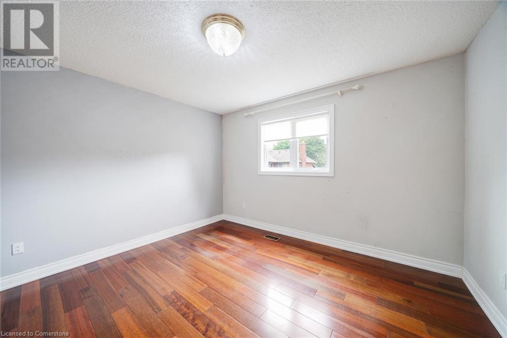 Photo 19 of 102 Crawford Rose Drive, Aurora ON
