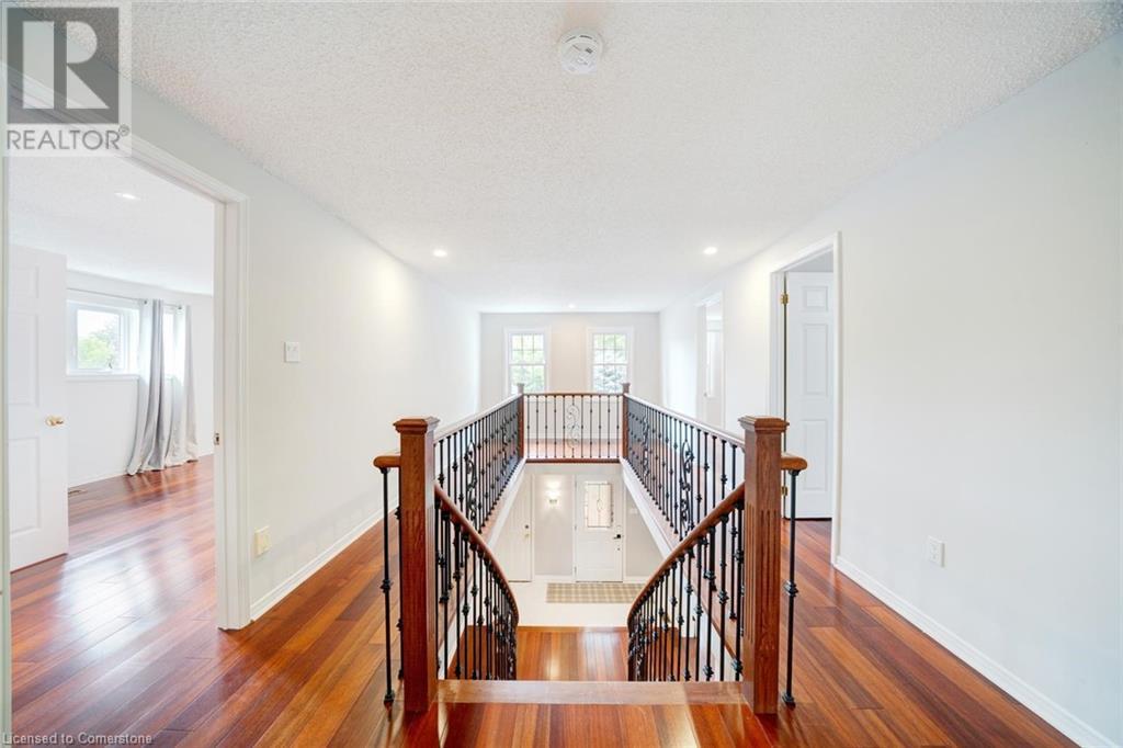 Photo 22 of 102 Crawford Rose Drive, Aurora ON