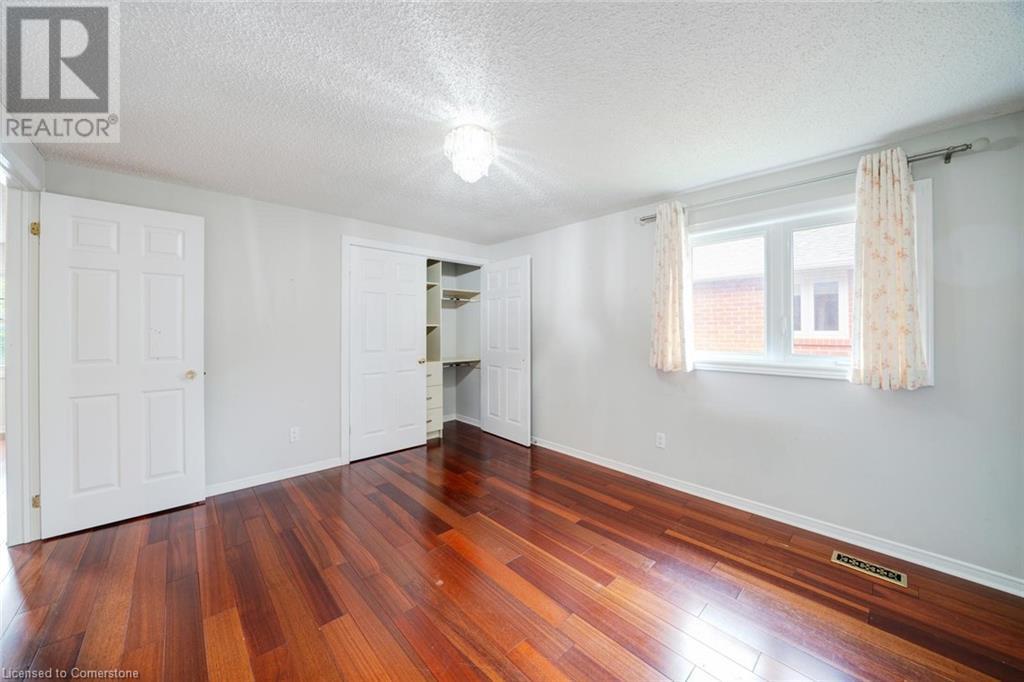Photo 29 of 102 Crawford Rose Drive, Aurora ON