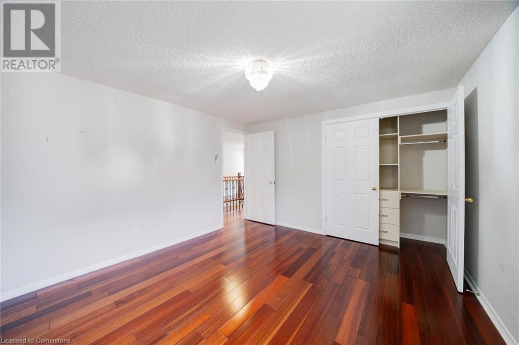 Photo 30 of 102 Crawford Rose Drive, Aurora ON