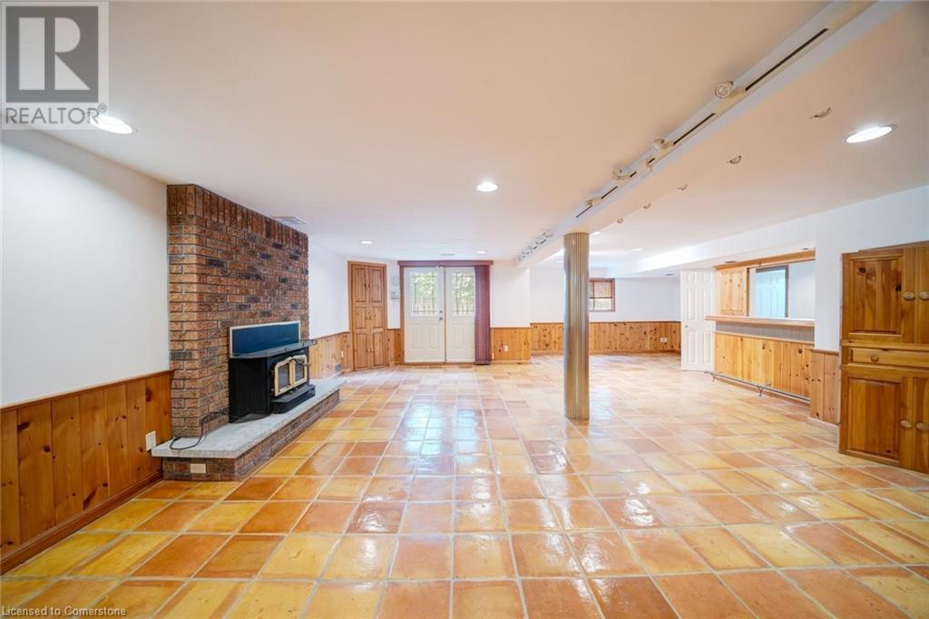 Photo 38 of 102 Crawford Rose Drive, Aurora ON