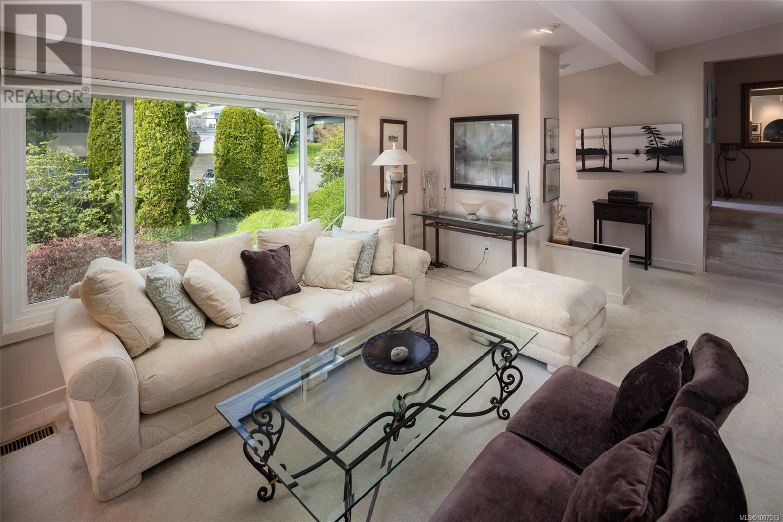Photo 2 of 3505 Cardiff Pl, Oak Bay BC