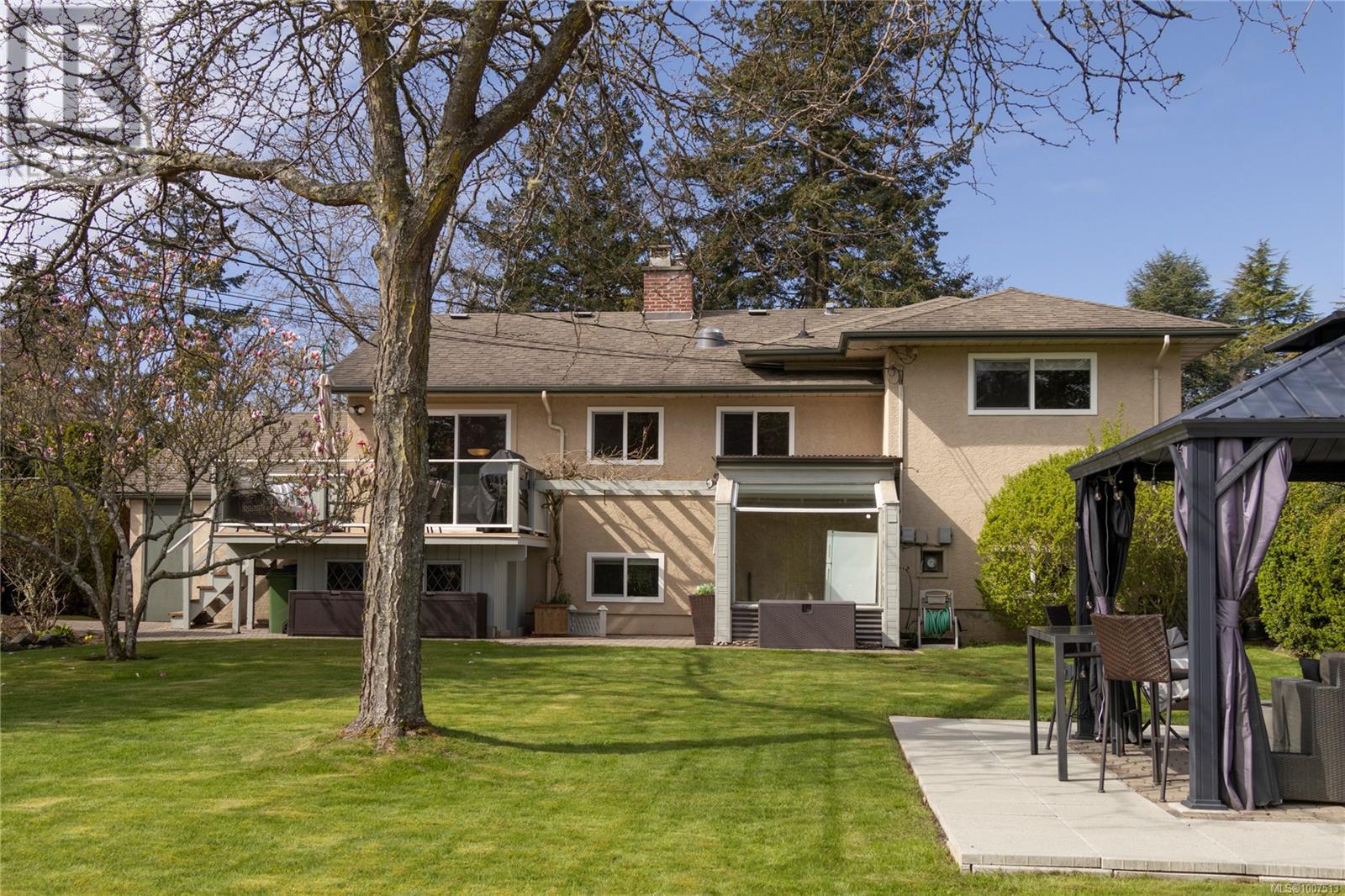 Photo 33 of 3505 Cardiff Pl, Oak Bay BC