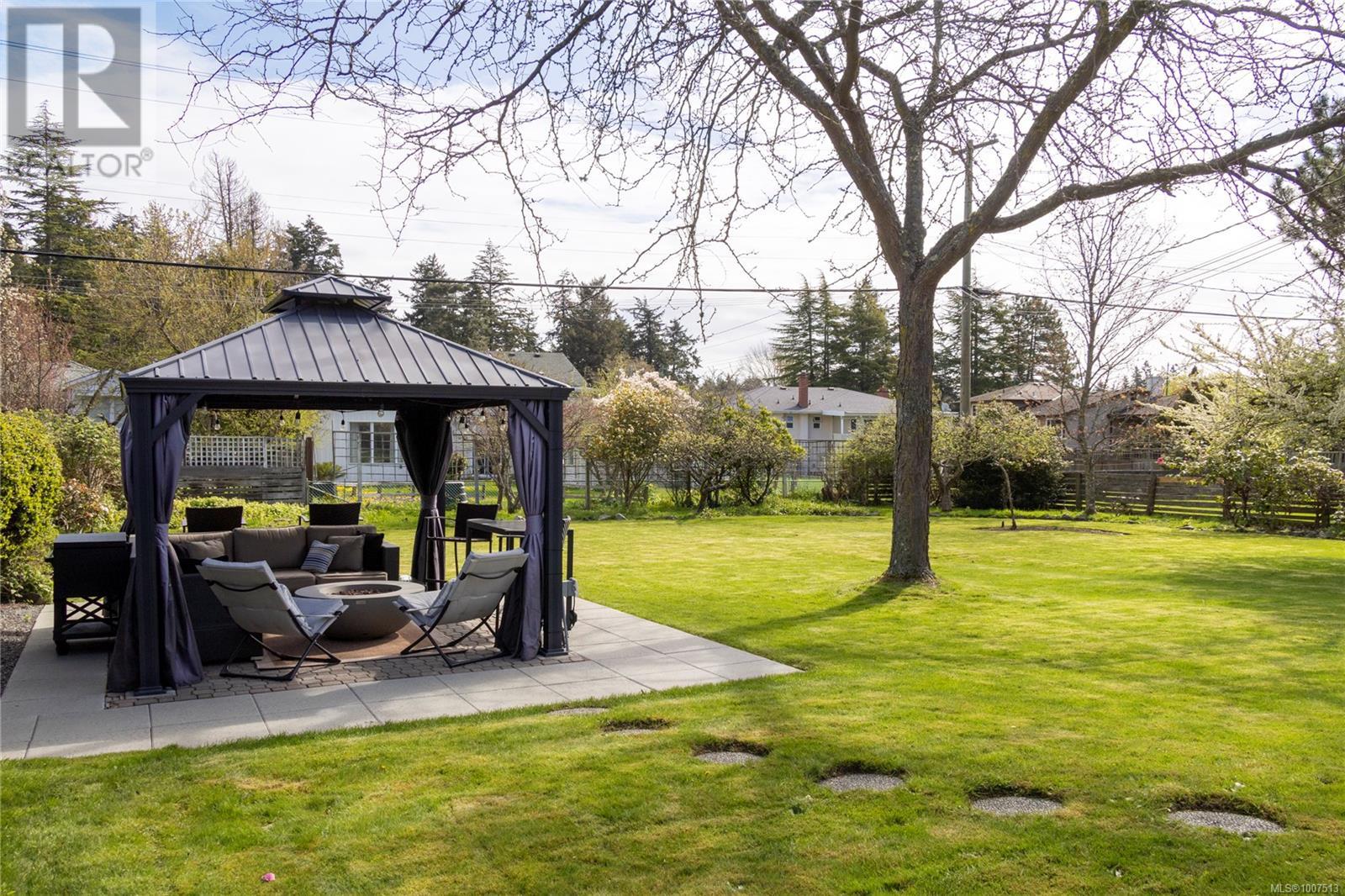 Photo 38 of 3505 Cardiff Pl, Oak Bay BC