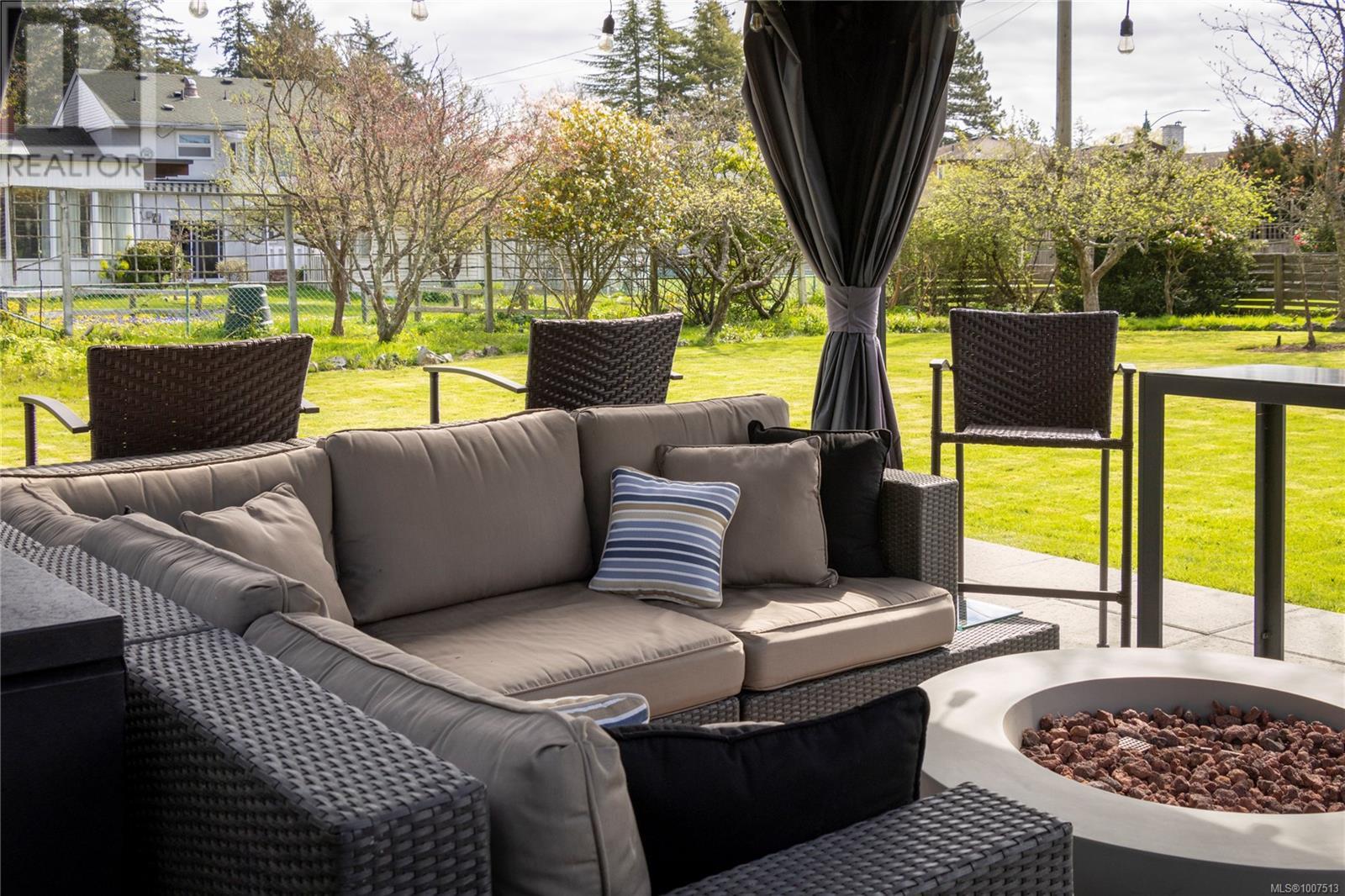 Photo 39 of 3505 Cardiff Pl, Oak Bay BC