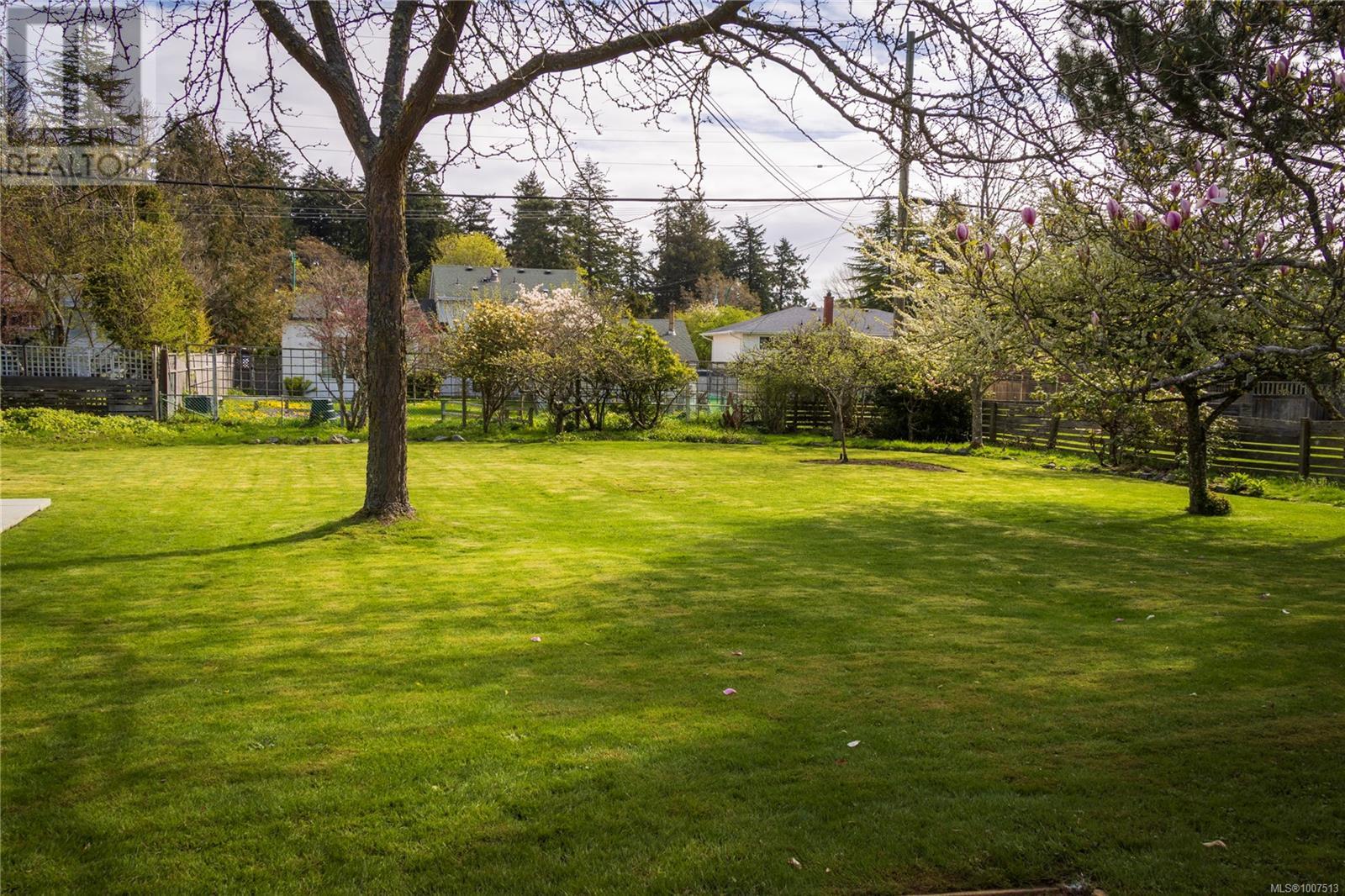Photo 43 of 3505 Cardiff Pl, Oak Bay BC