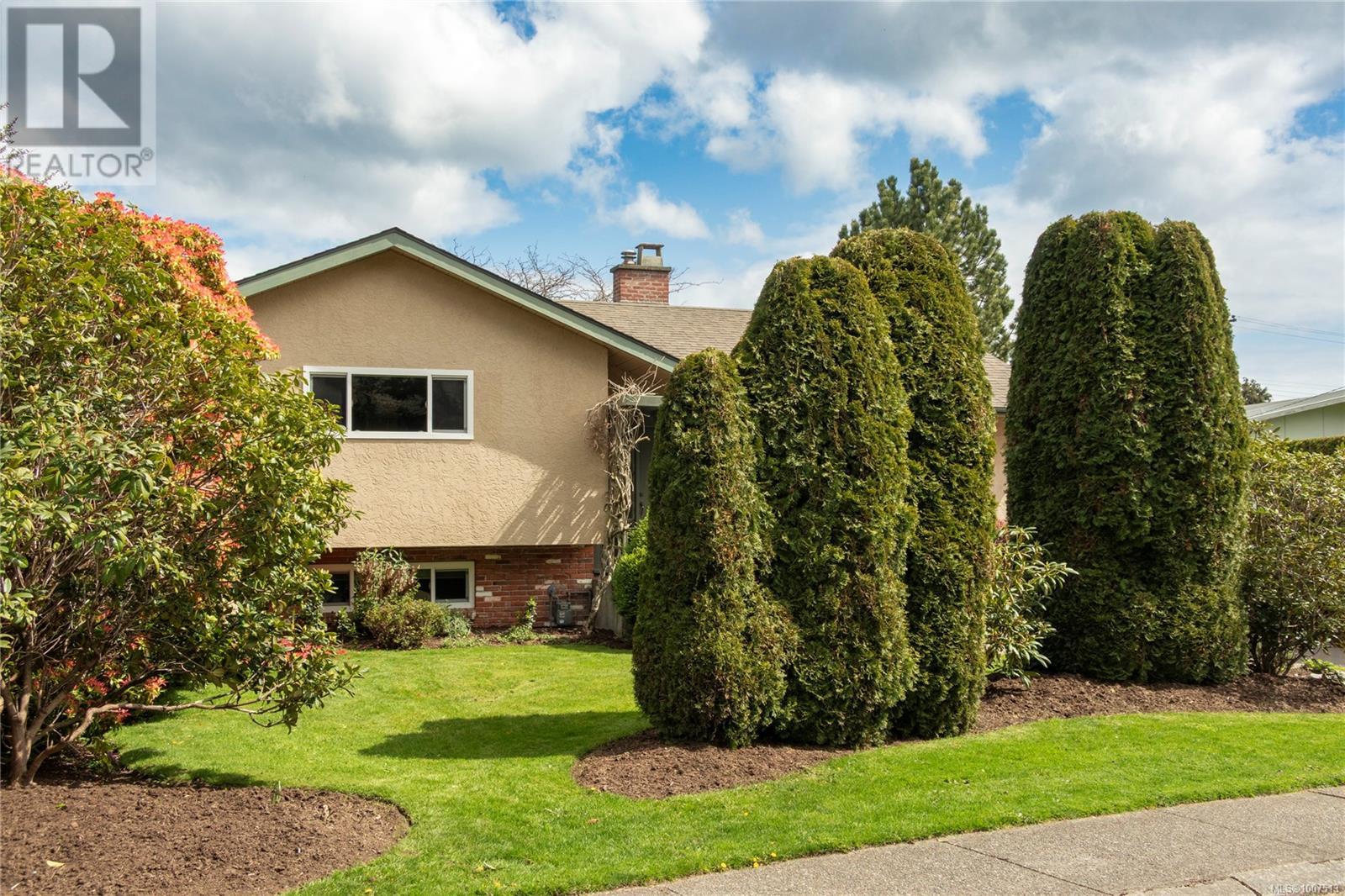 Photo 48 of 3505 Cardiff Pl, Oak Bay BC