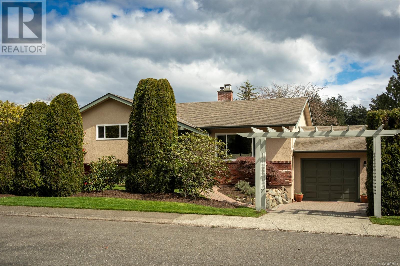 Photo 52 of 3505 Cardiff Pl, Oak Bay BC