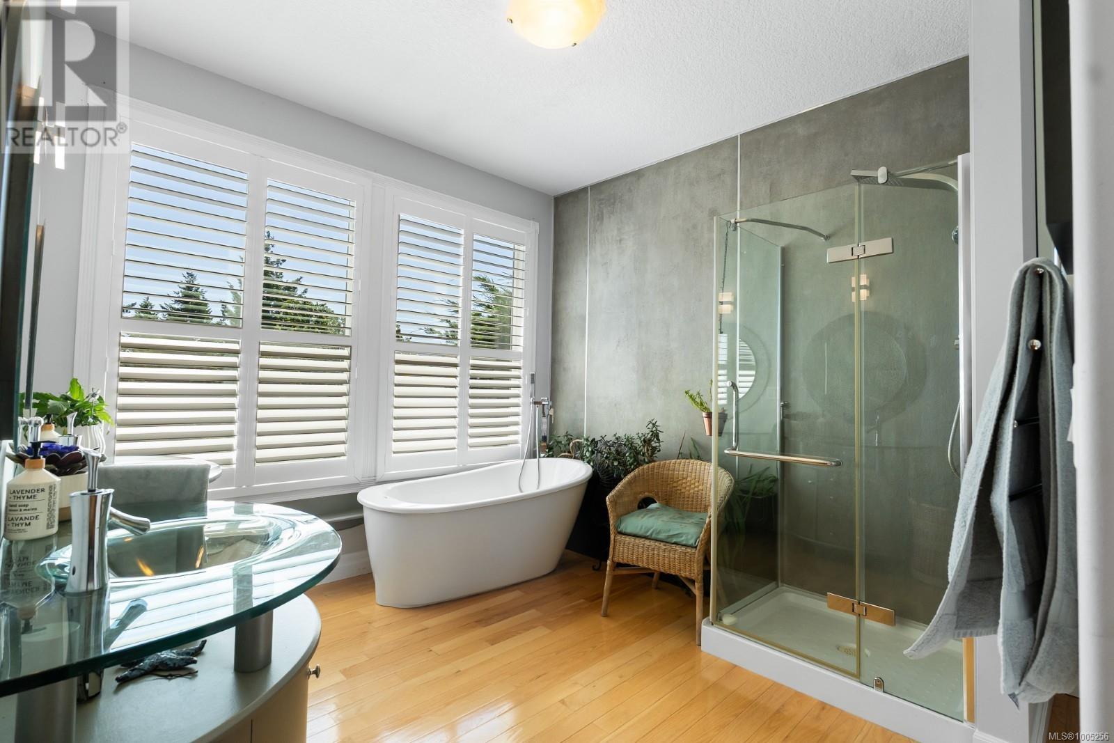 Photo 6 of 570 Cumberland Pl, Nanaimo BC