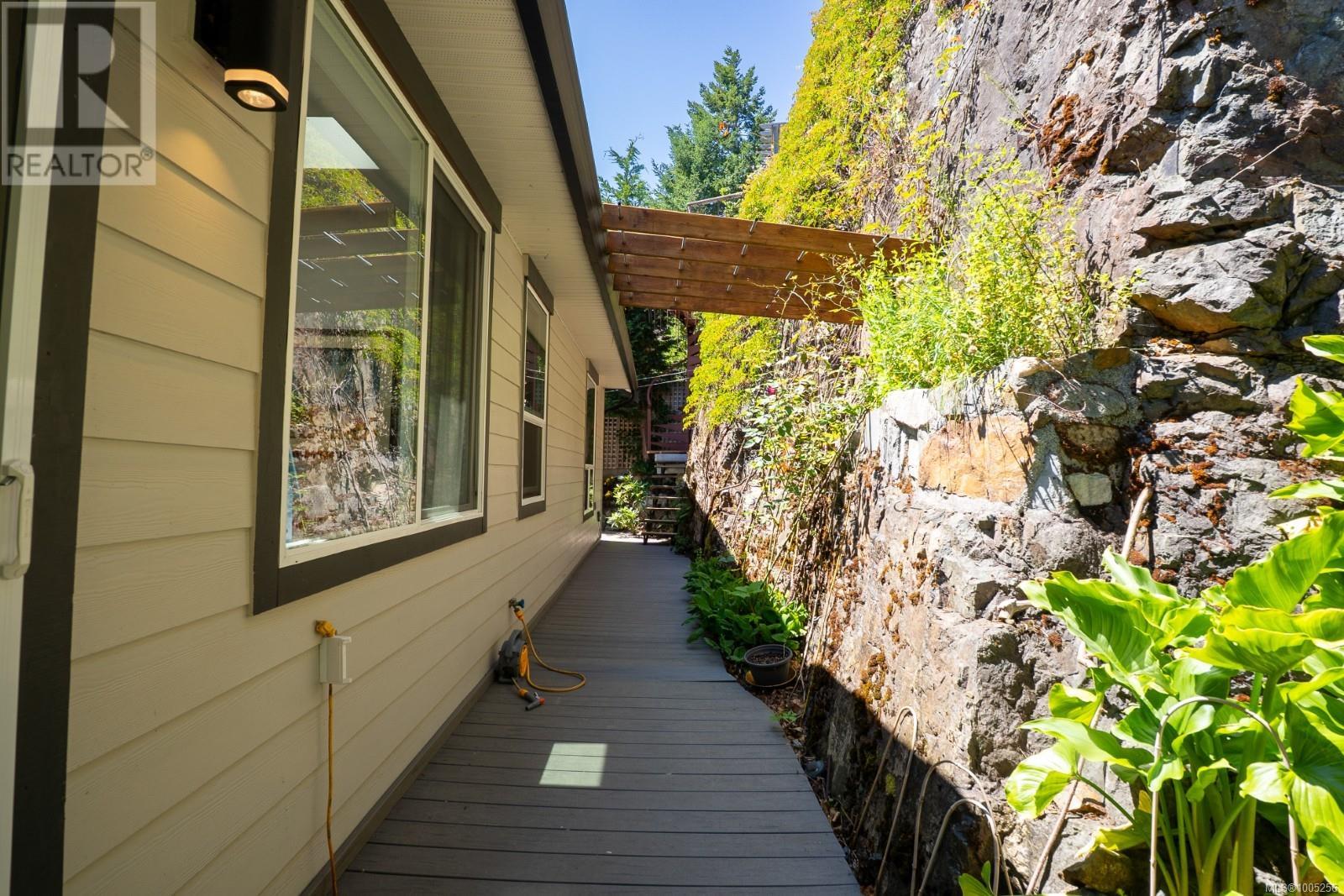 Photo 57 of 570 Cumberland Pl, Nanaimo BC