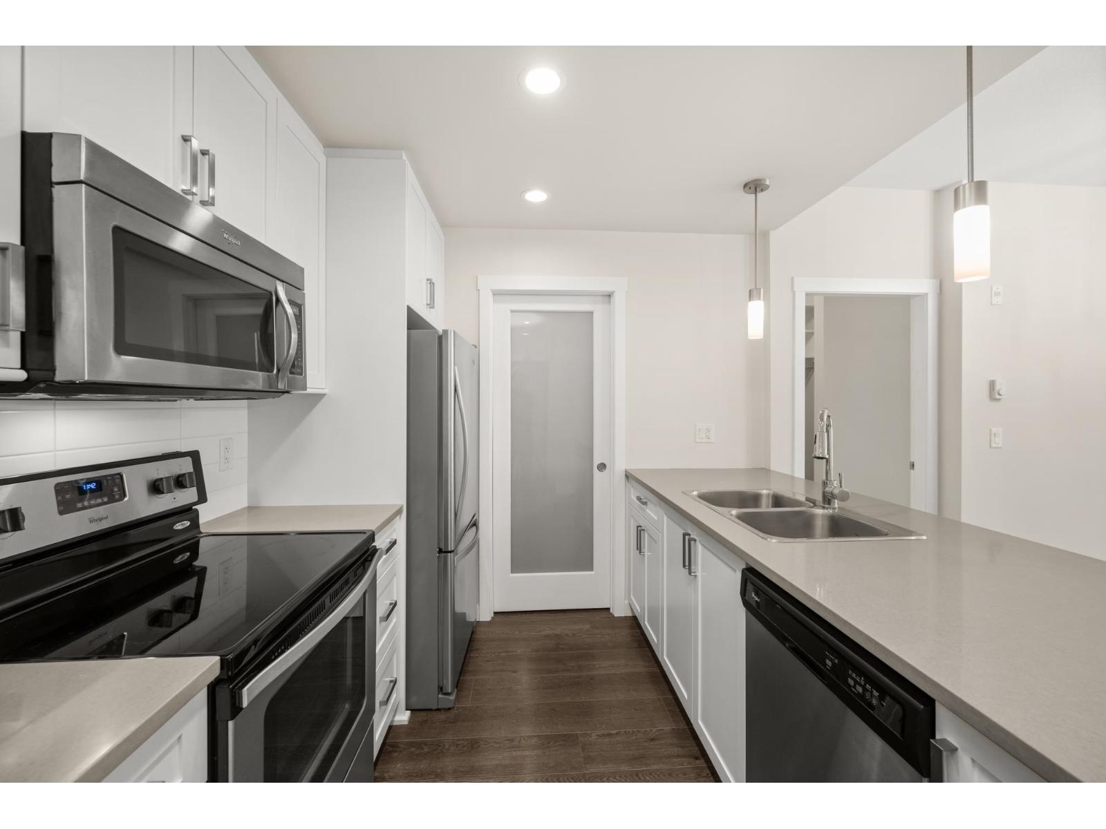 Photo 11 of 210 2242 Whatcom Road, Abbotsford BC